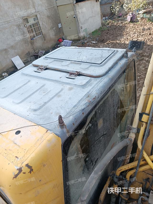 驾驶室顶部（整机外观）