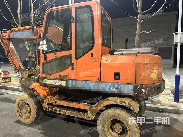 新源XY75W-8挖掘机