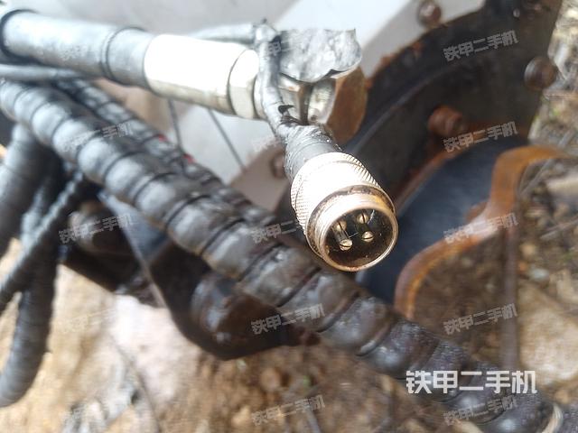 整机右侧（设备外观及核心部件）