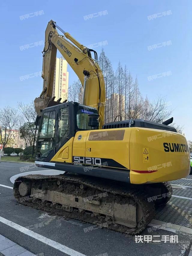 住友SH210-6挖掘机