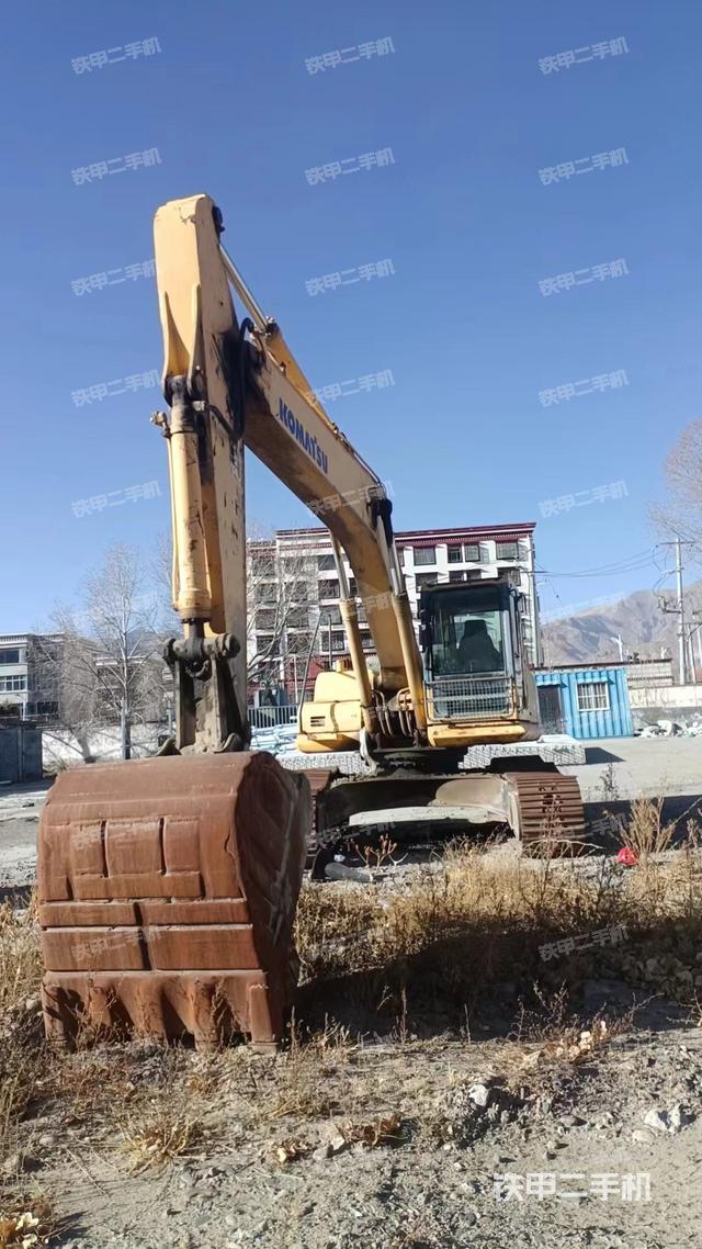 小松PC240LC-8挖掘机