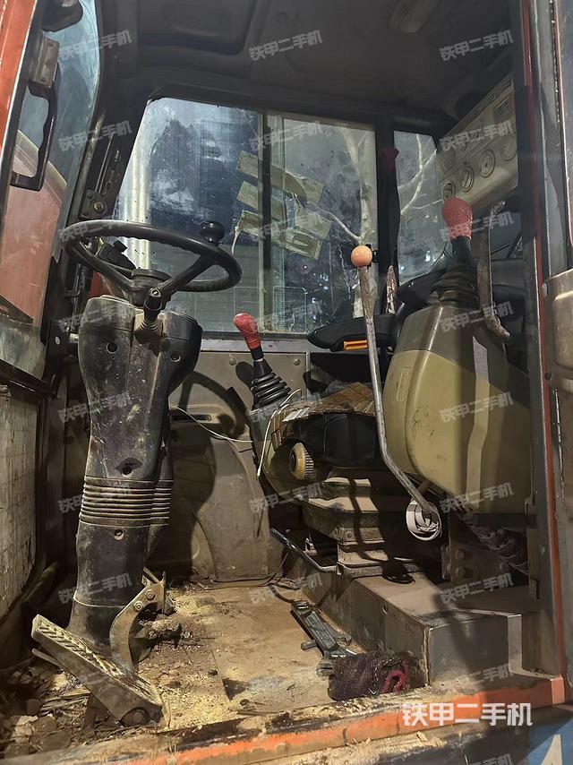 驾驶室整体（整机外观）