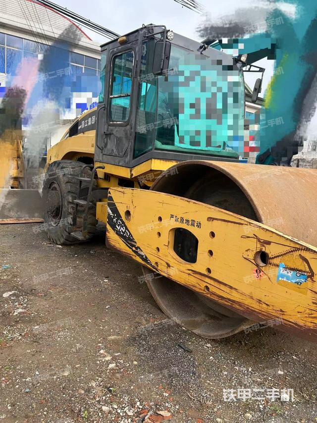 整机右侧（设备外观及核心部件）