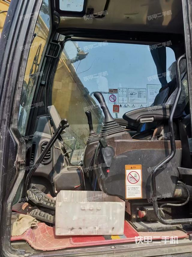 驾驶室整体（整机外观）