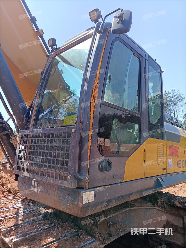 驾驶室整体（整机外观）