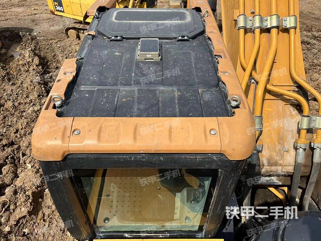 驾驶室顶部（整机外观）