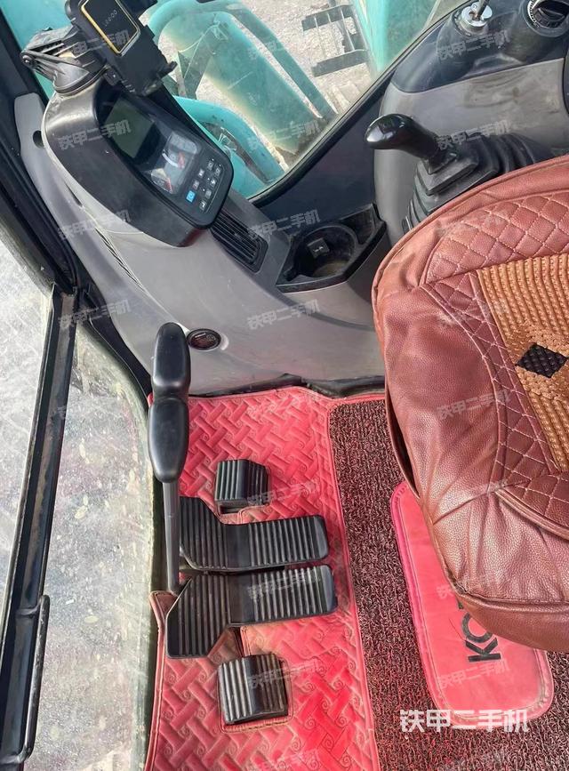 驾驶室整体（整机外观）