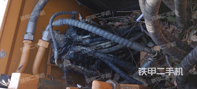 回转马达和主控阀（整机外观）