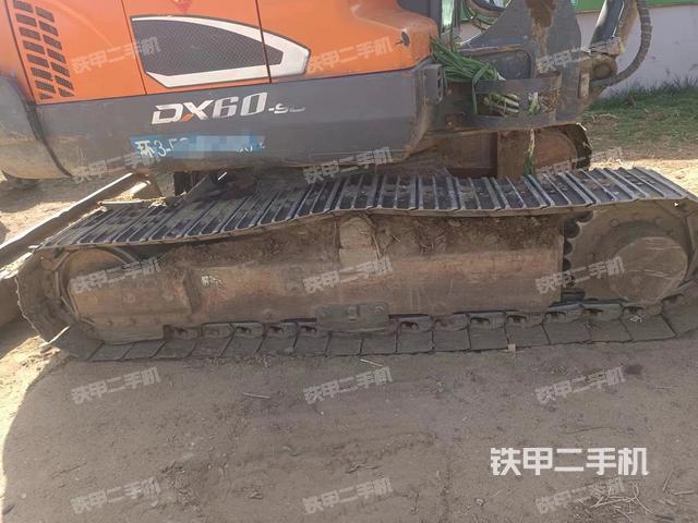 单侧履带整体（整机外观）