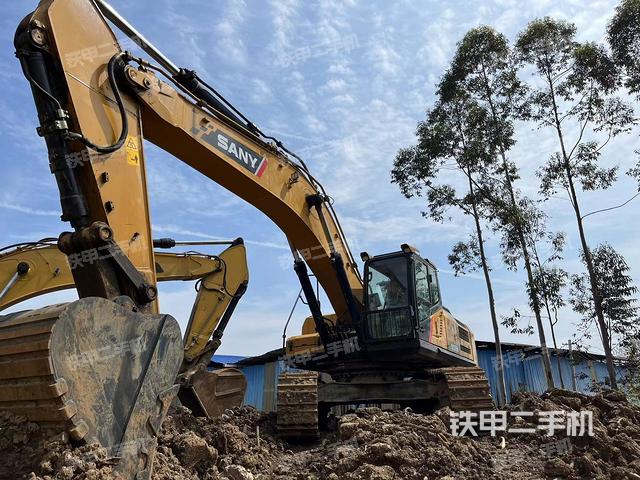 三一重工SY375H挖掘机