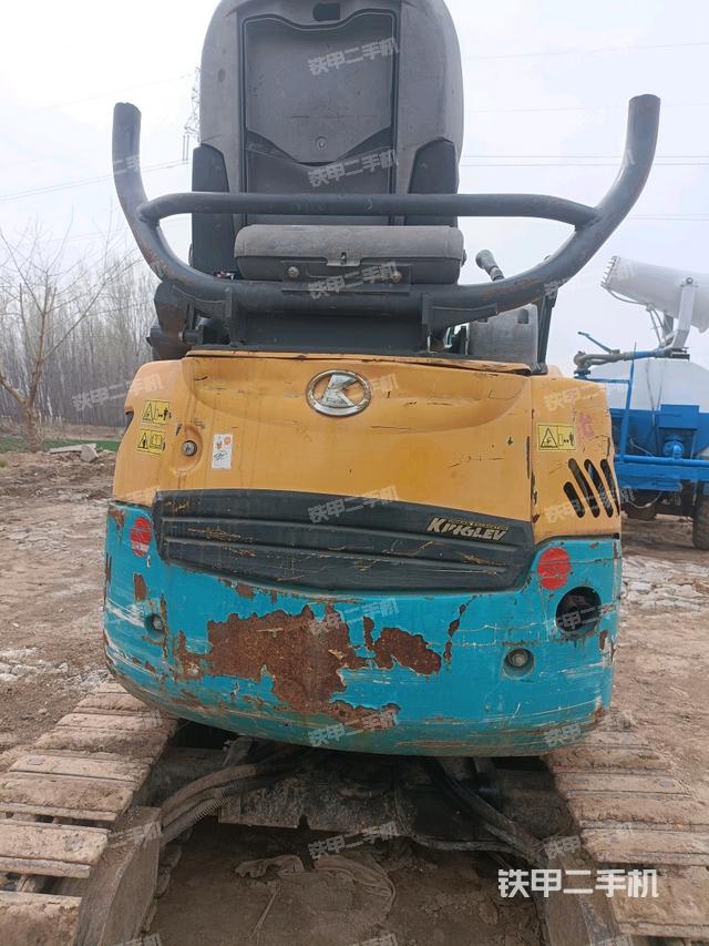 后窗玻璃角標（駕駛室部分）