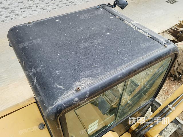 驾驶室顶部（整机外观）