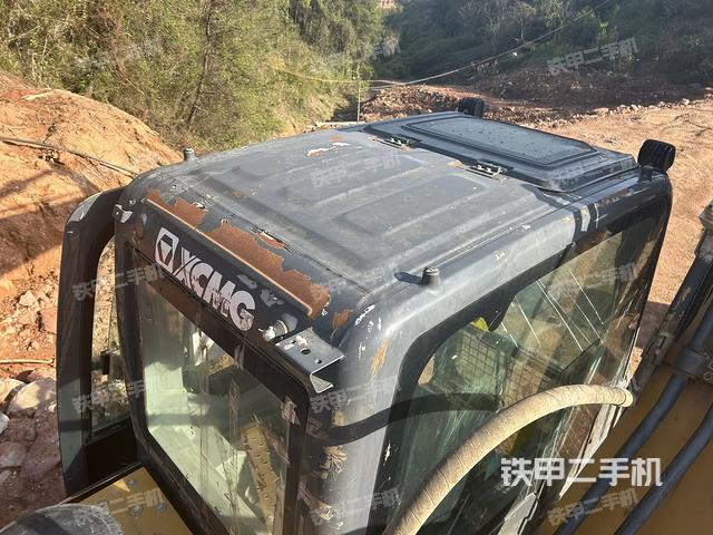 驾驶室顶部（整机外观）