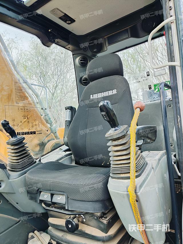 驾驶室整体（整机外观）