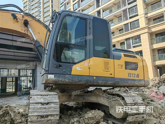 驾驶室整体（整机外观）