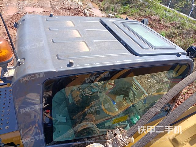 驾驶室顶部（整机外观）