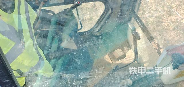 驾驶室整体（整机外观）