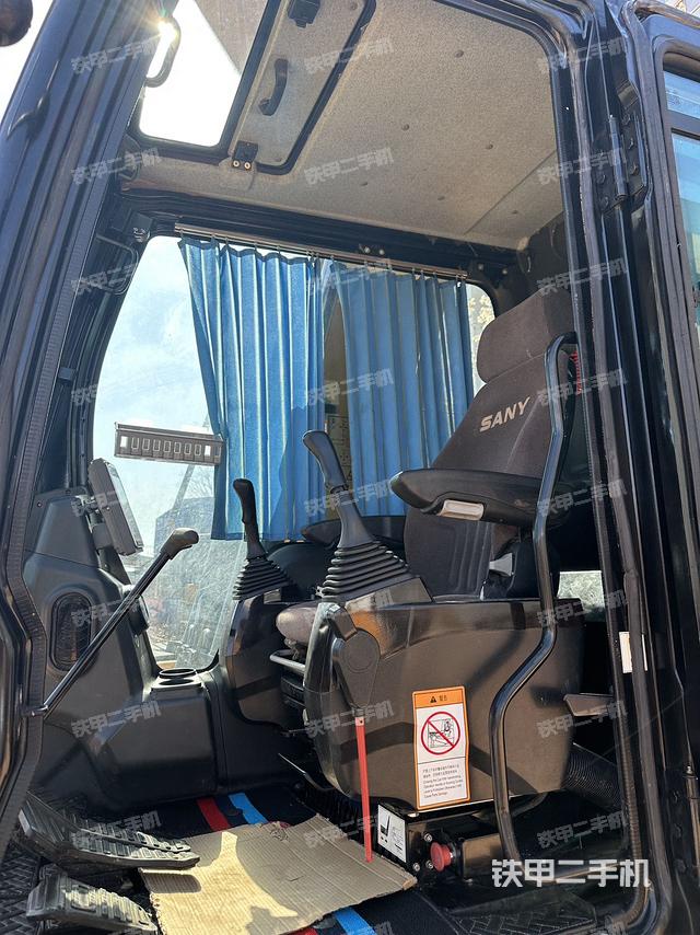 驾驶室整体（整机外观）