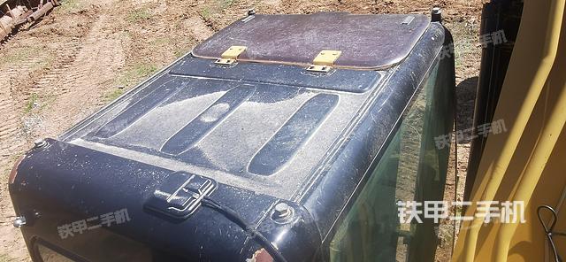 驾驶室顶部（整机外观）