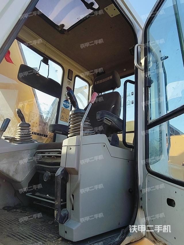 驾驶室整体（整机外观）