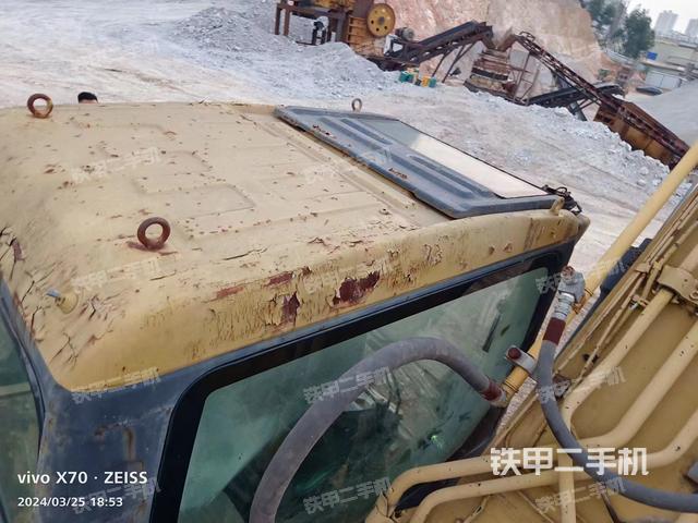 驾驶室顶部（整机外观）