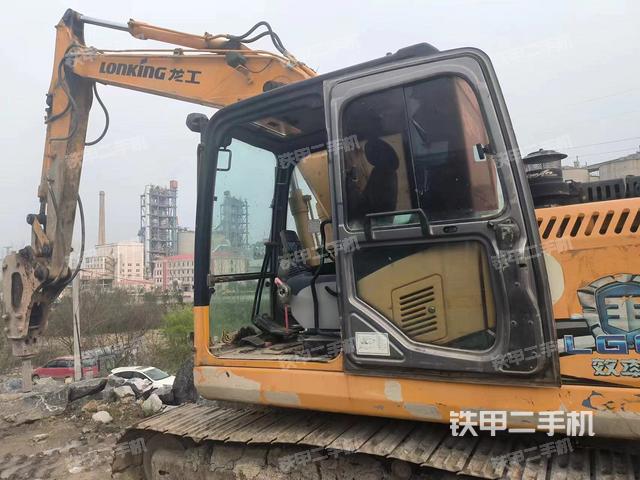 驾驶室整体（整机外观）