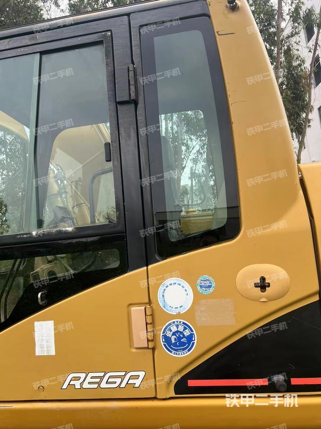 驾驶室整体（整机外观）