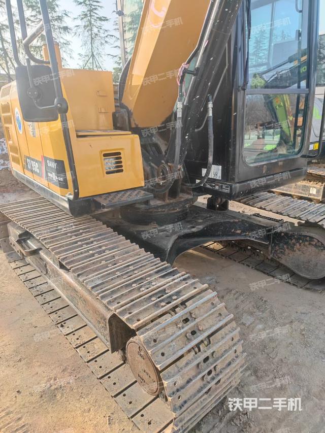 驾驶室顶部（整机外观）