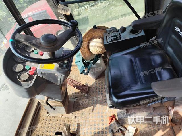 驾驶室操作台（设备外观及核心部件）