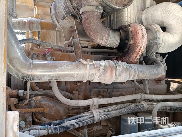 发动机左侧（整机外观及大件）