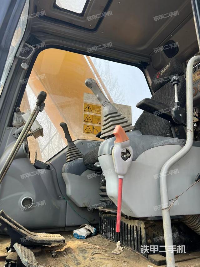 驾驶室整体（整机外观）