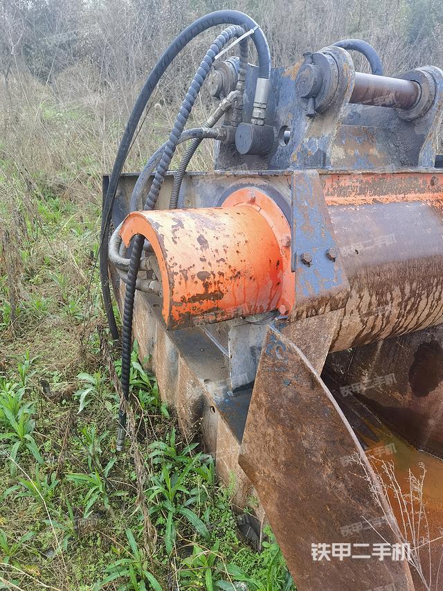 整机右侧（设备外观及核心部件）