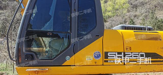 驾驶室整体（整机外观）