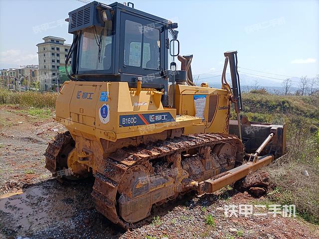 整机右后45°（设备外观及核心部件）