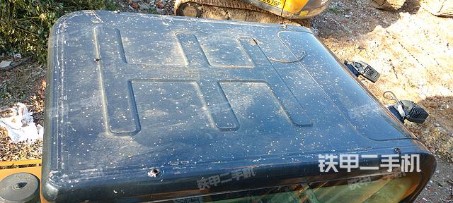 驾驶室顶部（整机外观）