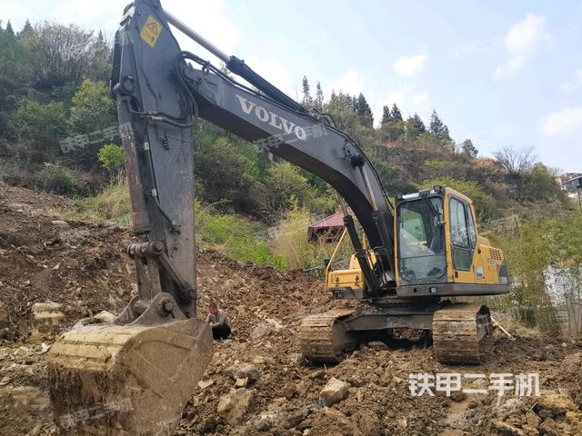 沃尔沃EC210B挖掘机