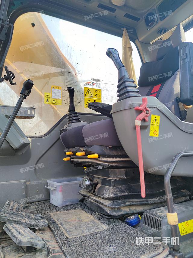 驾驶室整体（整机外观）