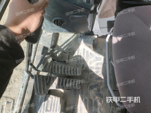 后窗玻璃角標(biāo)(駕駛室部分) 后窗玻璃角標(biāo)(駕駛室部分)