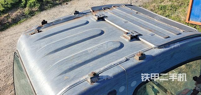 驾驶室顶部（整机外观）