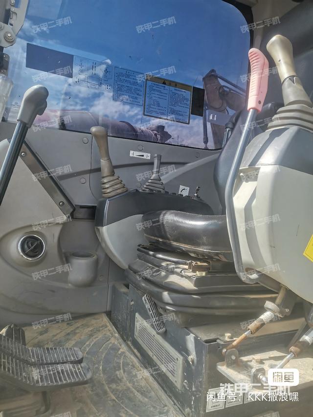 驾驶室顶部（整机外观）