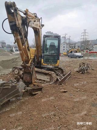 陇南山重建机JCM907D挖掘机实拍图片
