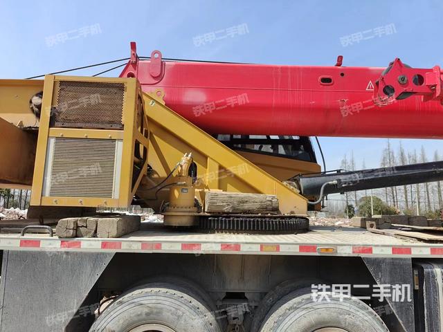 整机右侧（设备外观及核心部件）