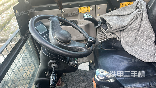 驾驶室整体（整机外观）