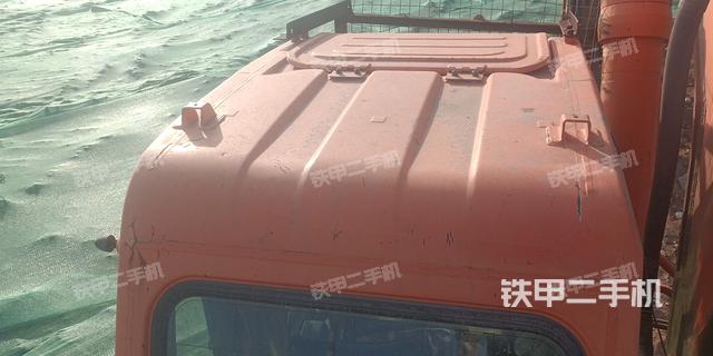 驾驶室顶部（整机外观）