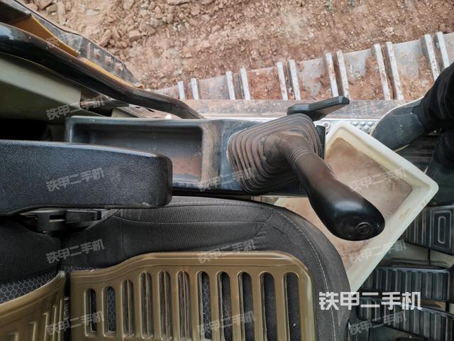 座椅左側(cè)控制臺/音響/含左手柄（駕駛室部分）