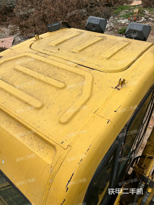 驾驶室顶部（整机外观）