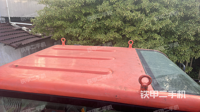 驾驶室顶部（整机外观）