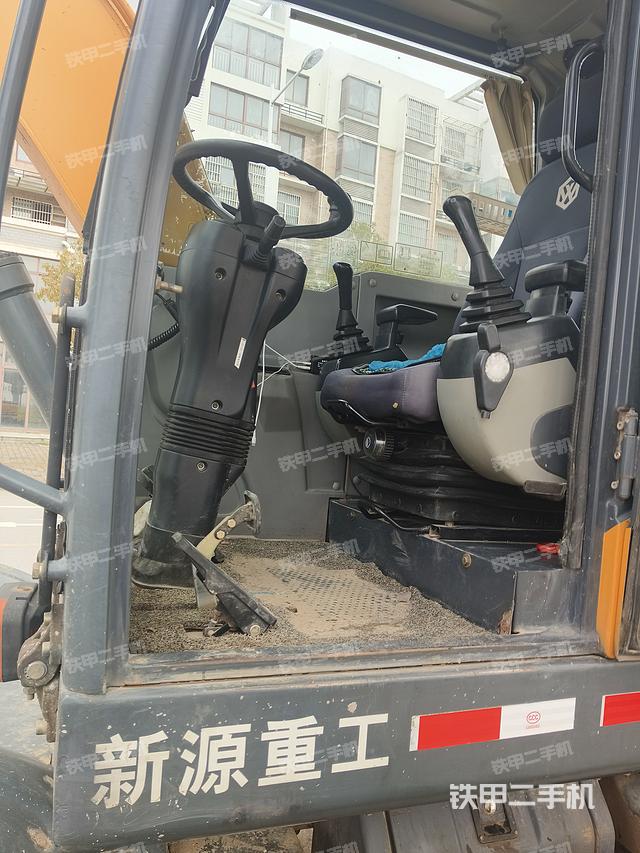 驾驶室整体（整机外观）