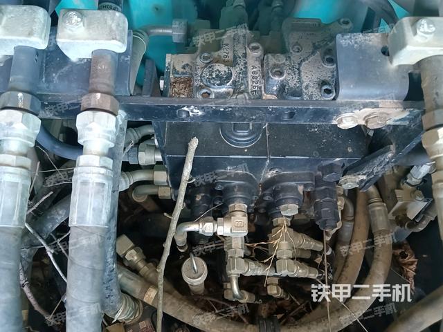 回轉(zhuǎn)馬達(dá)（上車部件）