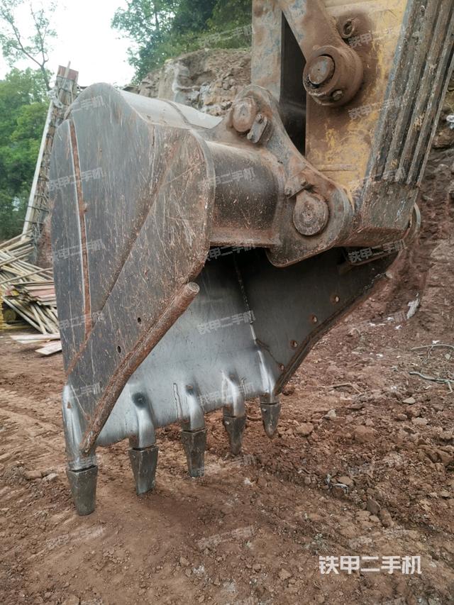 鏟斗右后整體（工作和回轉(zhuǎn)裝置）